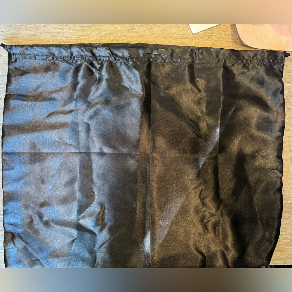 Black dust bag - unbranded
